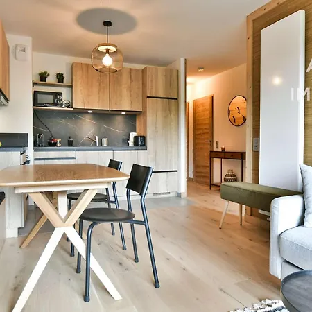 Apartment Moderne Et Cosy, Proche Pistes, Balcon, Parking Privatif - Fr-1-391-214 *